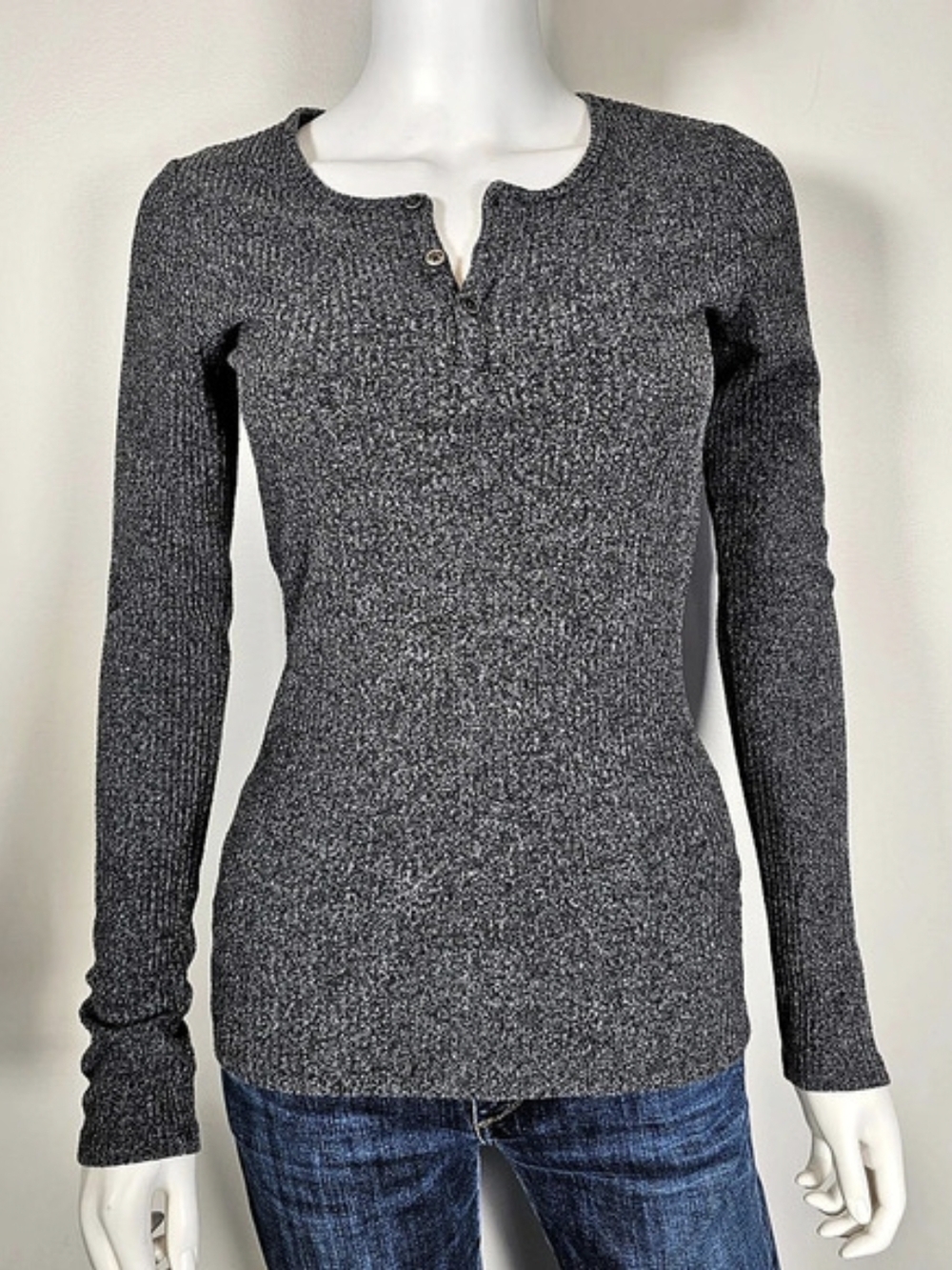 Community Aritzia Long Sleeve Henley in Gray & Black Sz S